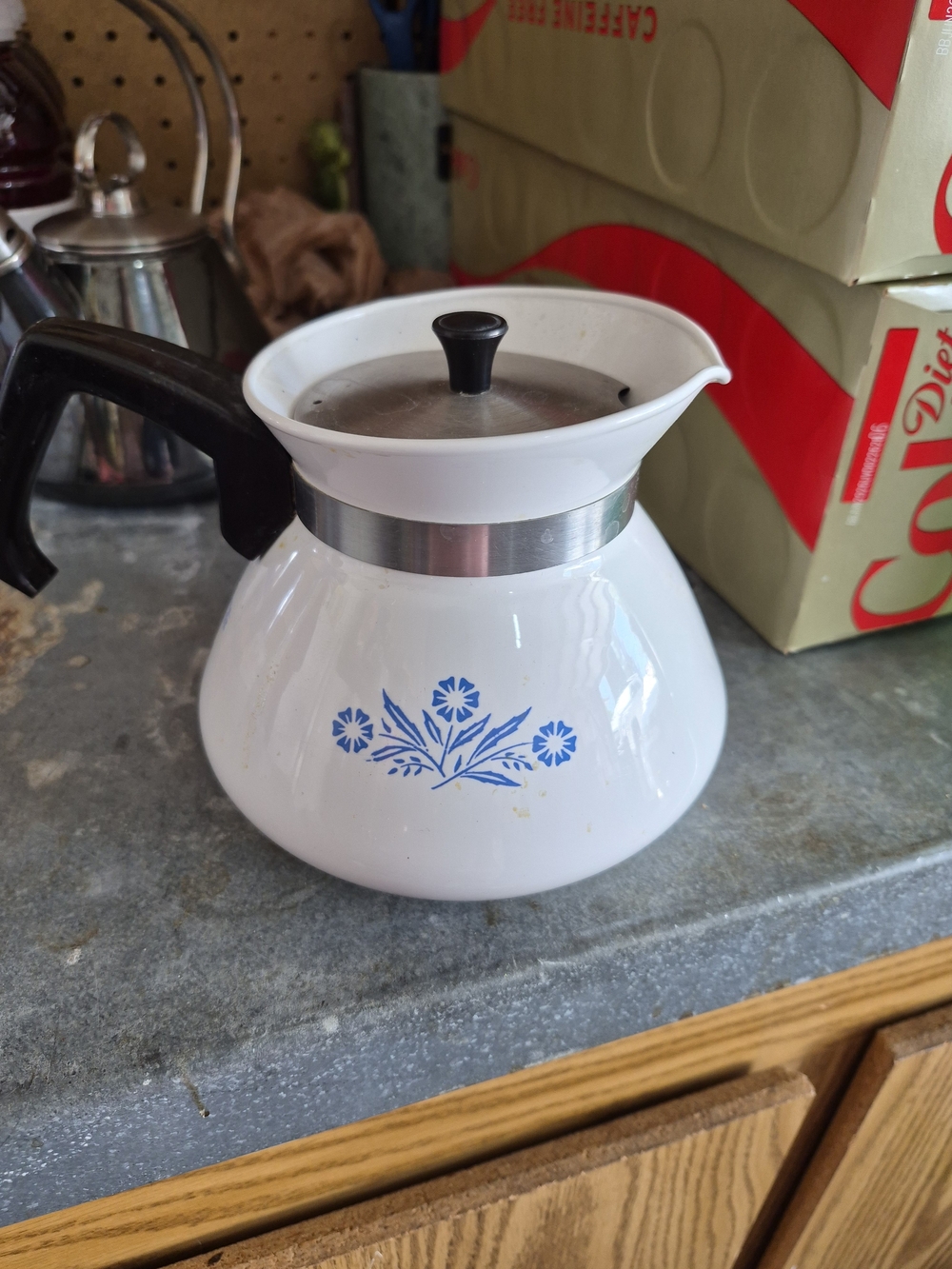 Cornenwear White and Blue Floral Ceramic Coffee Pot - Unbranded